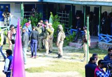 WHY ONLY A FEW VOTE IN KASHMIR?