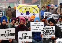 Kashmiri Sikhs hold protest discrimination relative to other J&K minorities