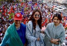 Lucknow: Sonakshi Sinha holds roadshow for mother Poonam Sinha