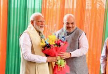 Modi storms by his Presidential style of campaigning
